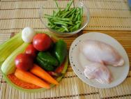 Овощная запеканка с кабачками и курицей приготовленная в духовке