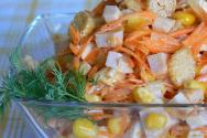 Salate od dimljene piletine: recepti s fotografijama, jednostavni i ukusni