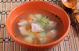 Receita complexa de sopa de salmão rosa