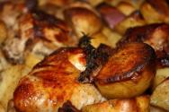 ओवन में मेयोनेज़ में चिकन: लहसुन, पनीर, आलू के साथ ओवन में आलू के साथ चिकन की रेसिपी