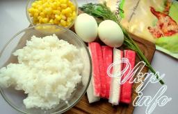 Klasikinės krabų lazdelių salotos: receptai Kaip pasigaminti kukurūzų salotas su krabų lazdelėmis