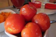 Recepti za zimske rajčice s vrhovima mrkve