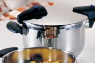 Cooking soup in a pressure cooker