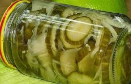 Okusni recepti za konzerviranje hrustljavih kumaric za zimo