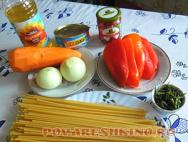 Mellanmålstårta-sallad från skarpsill i tomat (Natalies recept) Recept på skarpsillkotletter i tomatsås